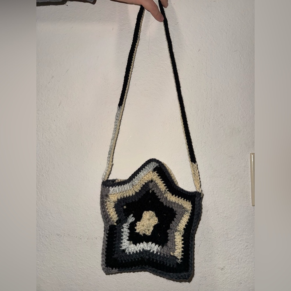 Star Pattern Crochet Shoulder Bag - Black and Cream